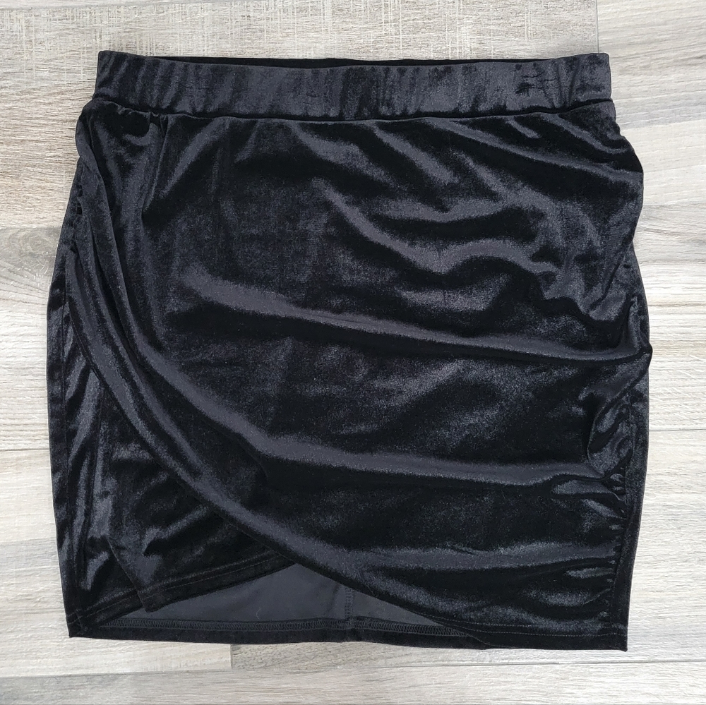 Shein Curve Black Velvet Velour Wrap Mini Skirt Women's 2XL